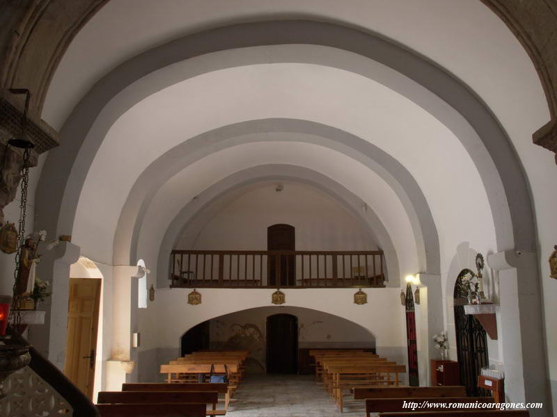 VISTA DE LA NAVE DESDE LA CABECERA DEL TEMPLO